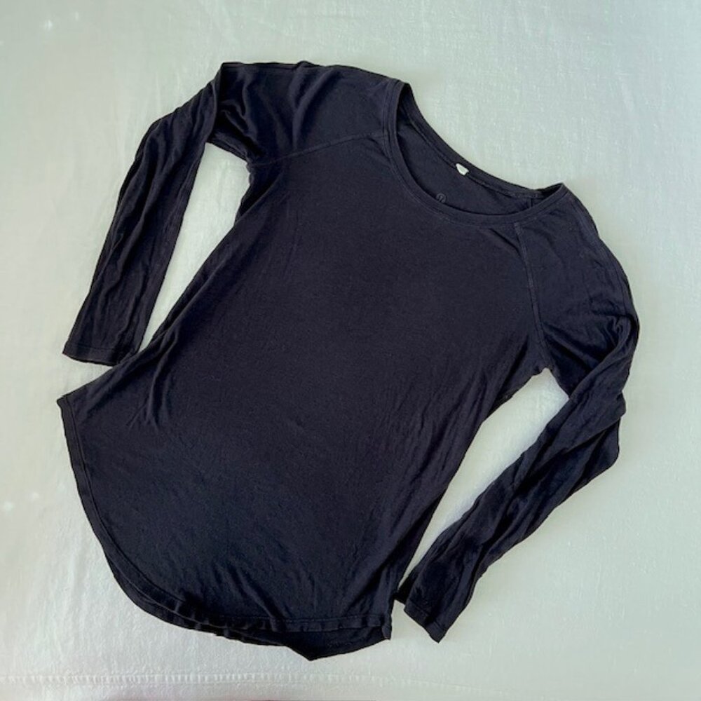 Black Lululemon Long-sleeved top, Sz 6